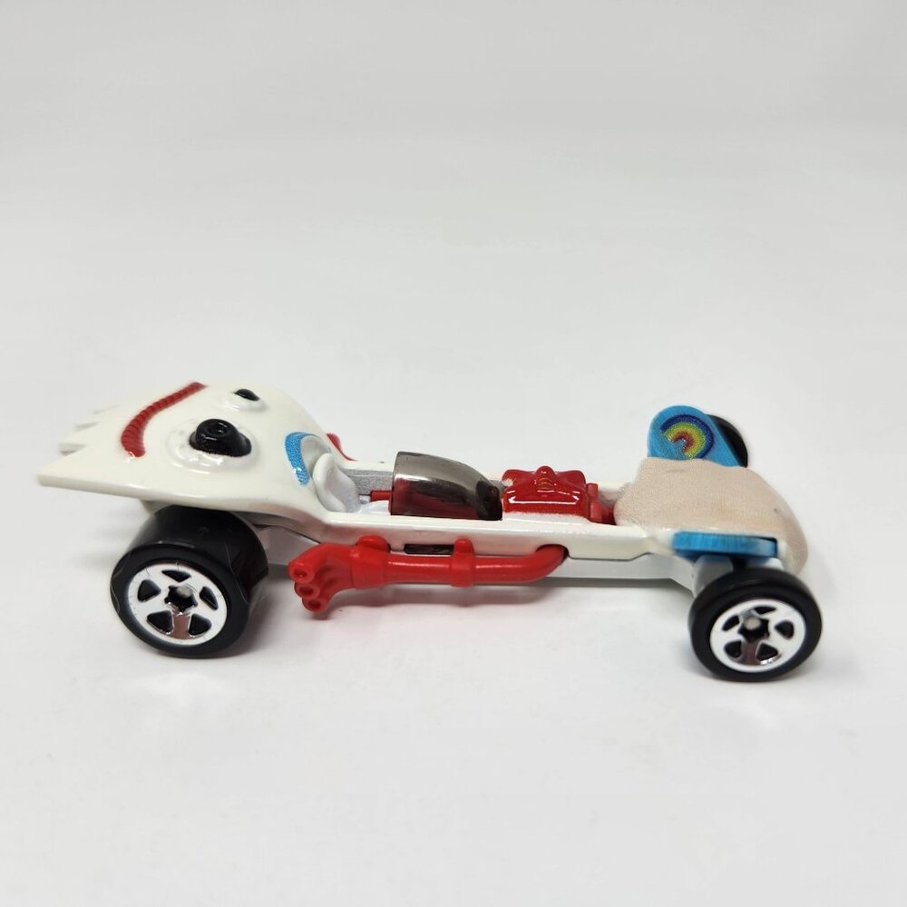 Disney/Pixar Hot Wheels Toy Story 4 Forky Die-Cast Car Collectible